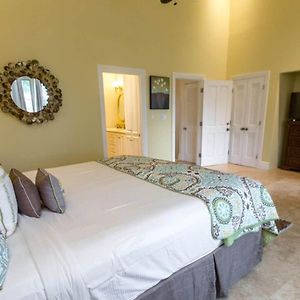1 Bedroom Pool View Villa